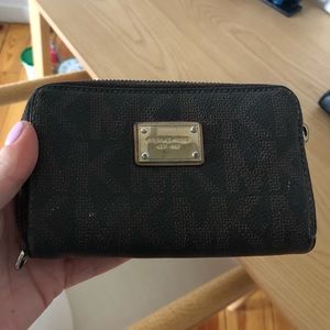 MK logo wallet